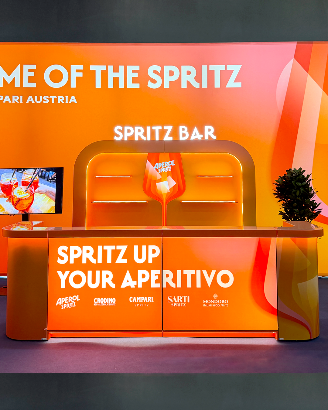 Spritz Bar Graphic 1 revolvers